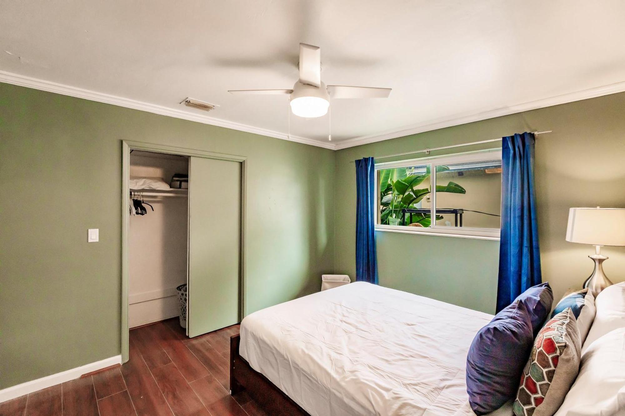 Bnb Hyperion - Updated 1B1B Hideaway - Sleeps 3 Голливуд Экстерьер фото