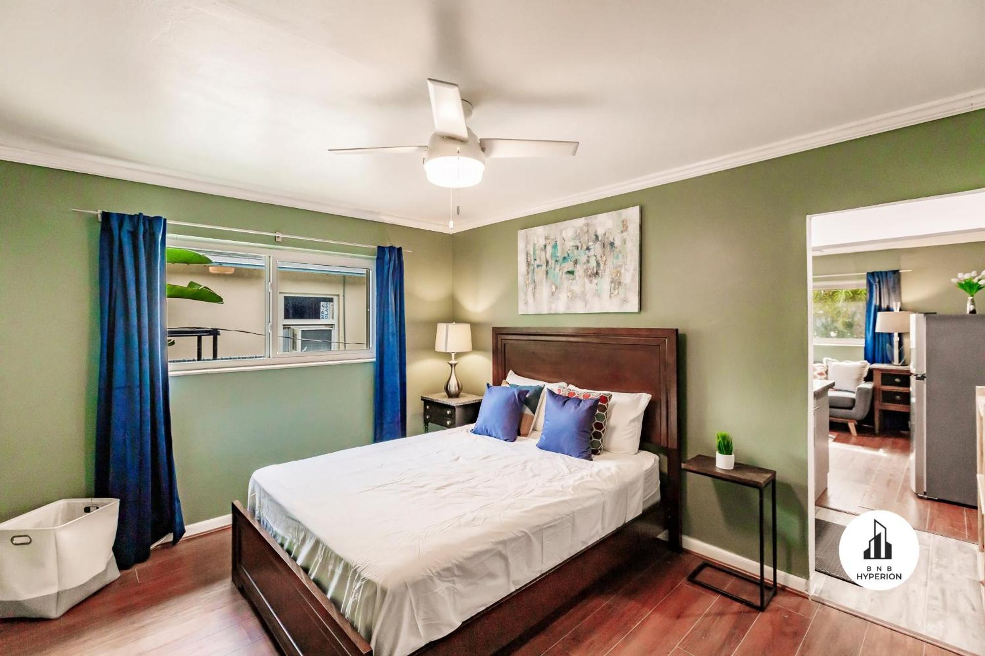 Bnb Hyperion - Updated 1B1B Hideaway - Sleeps 3 Голливуд Экстерьер фото